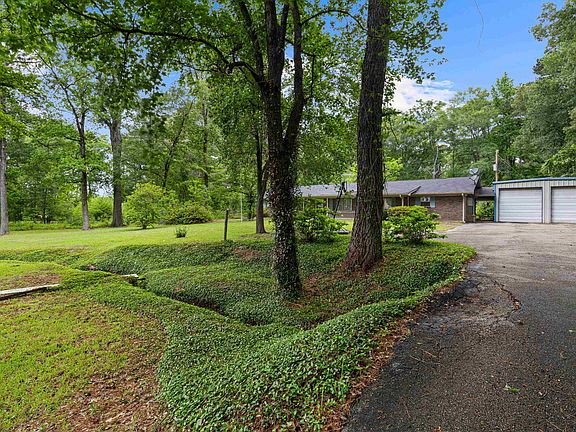 4th image of 4753 Country Club Rd E