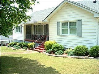 1st image of 4801 Viola Dr