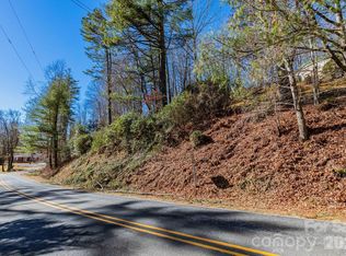 999 Flat Creek Valley Rd, Lake Toxaway, NC 28747