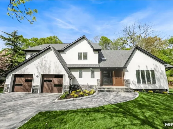 590 Grist Trl, Paramus, NJ 07652