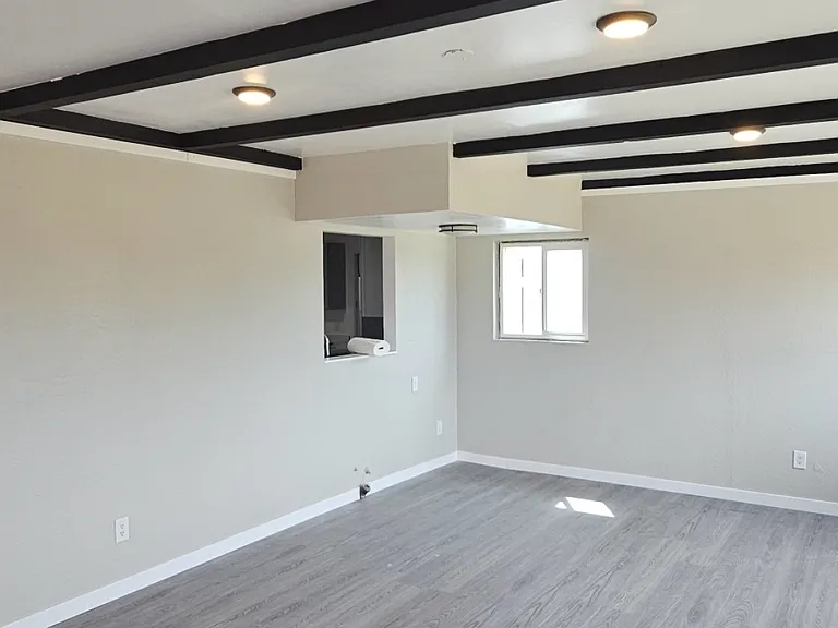 7060 Tuther Way — Photo 2