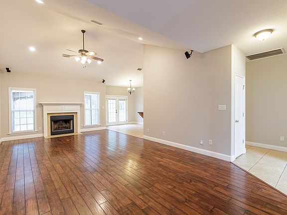 2nd image of 3708 Kingston Ct
