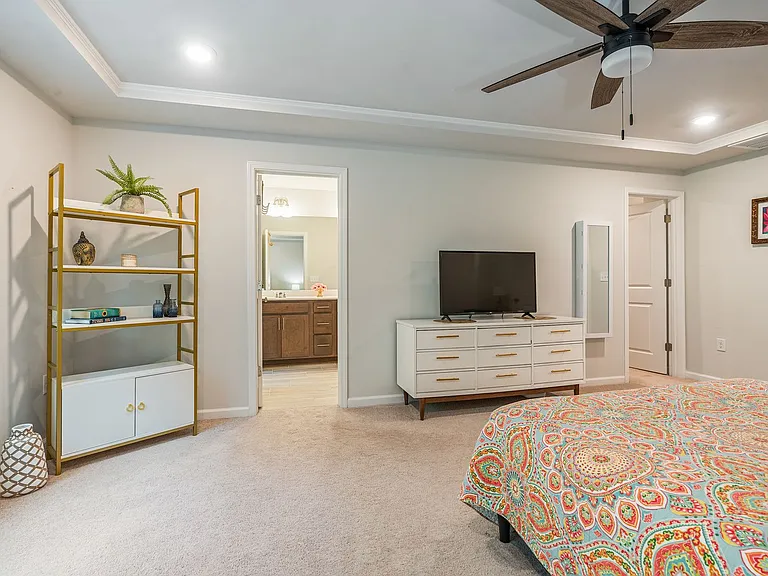 185 Millenium Dr — Photo 11