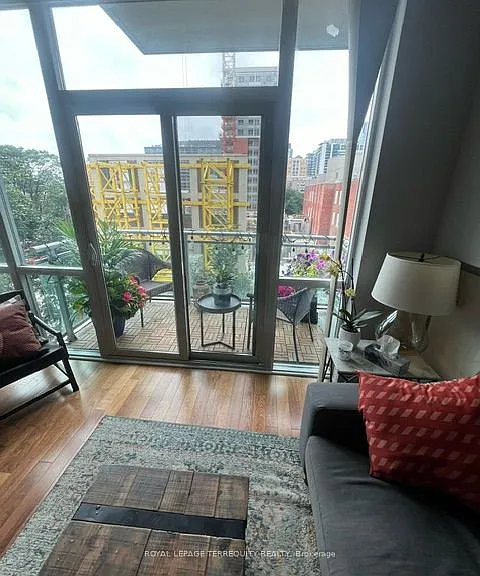 116 George St #405 — Photo 4