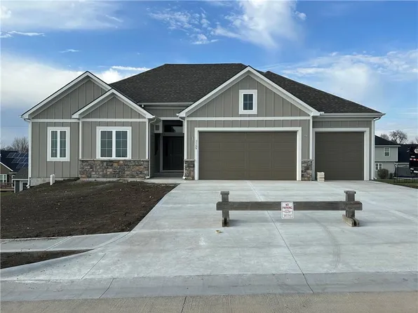 1150 W Edwards St, Maryville, MO 64468