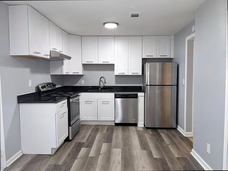 2435 Peachwood Cir NE #1 — Photo 2