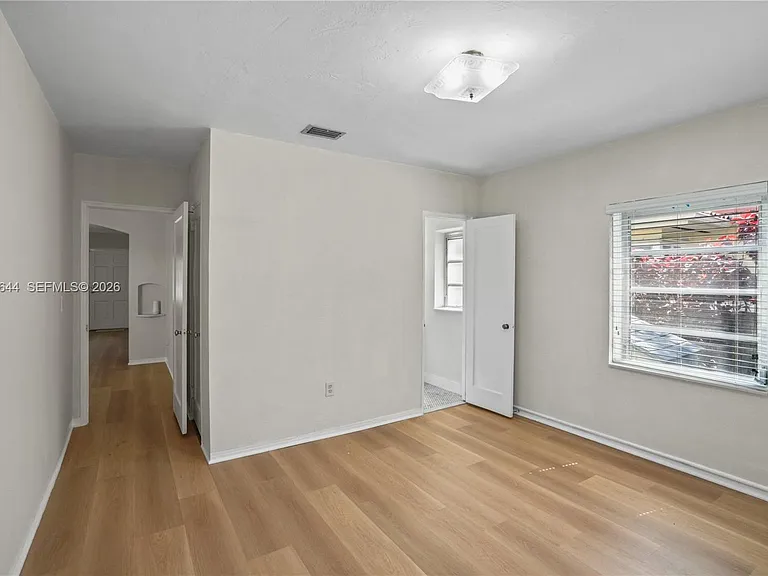 2460 SW 24th St — Photo 26