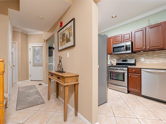 4th image of 16 Brookville Way #16
