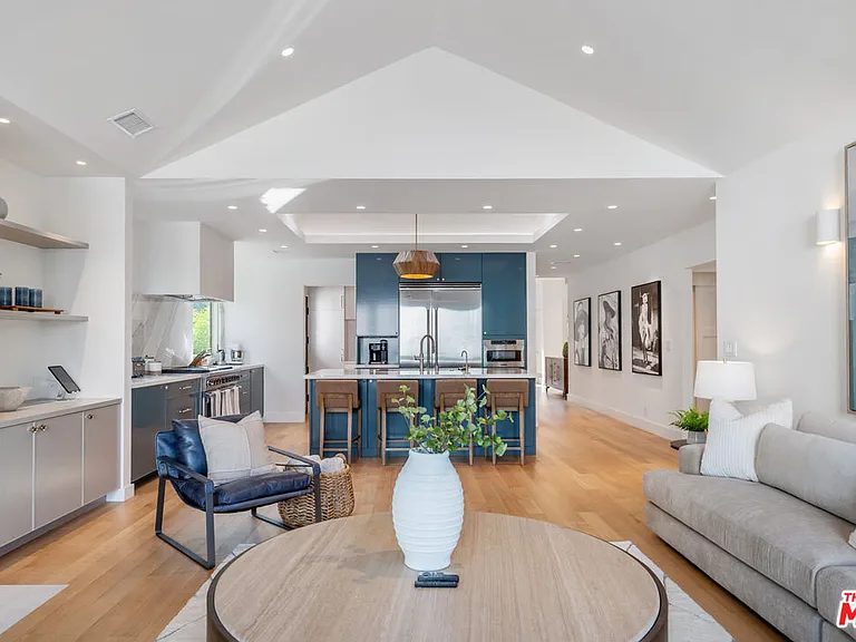 1222 S Genesee Ave — Photo 41