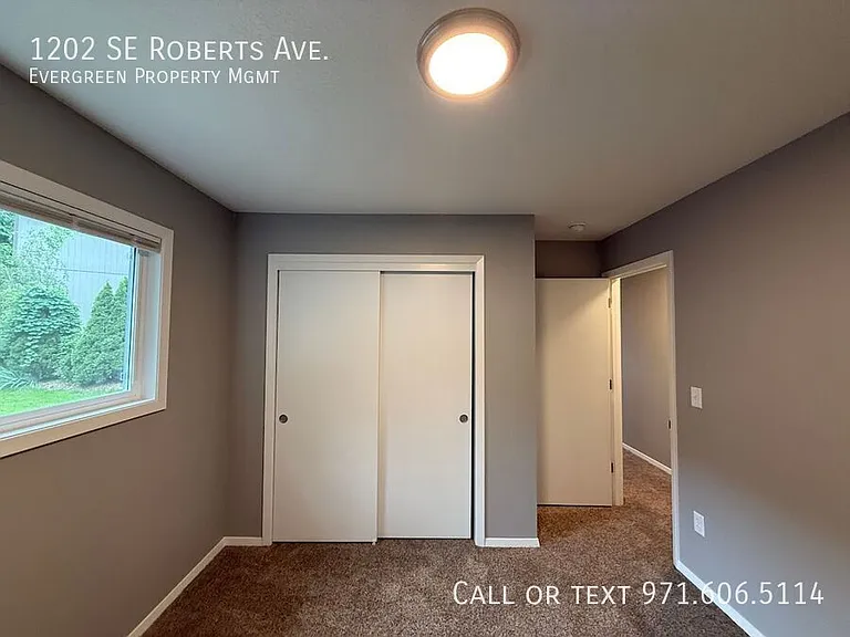 1202 SE Roberts Ave — Photo 16