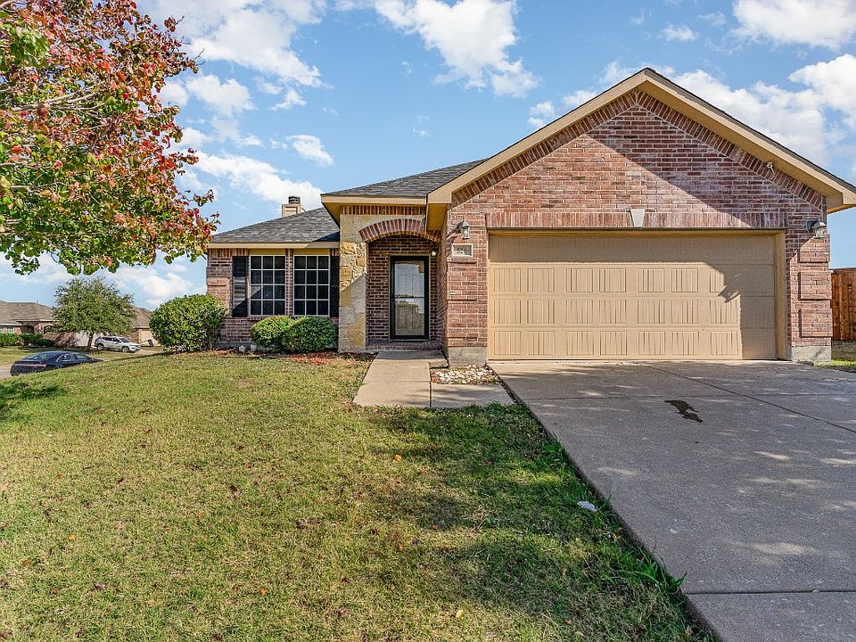 1st image of 526 Silver Leaf Dr