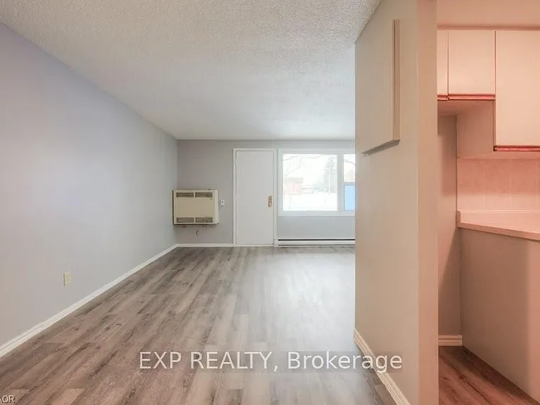 1200 Courtland Ave E #15 — Photo 5