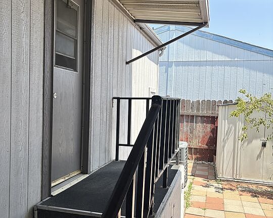 5th image of 600 W Gladstone St Space 44