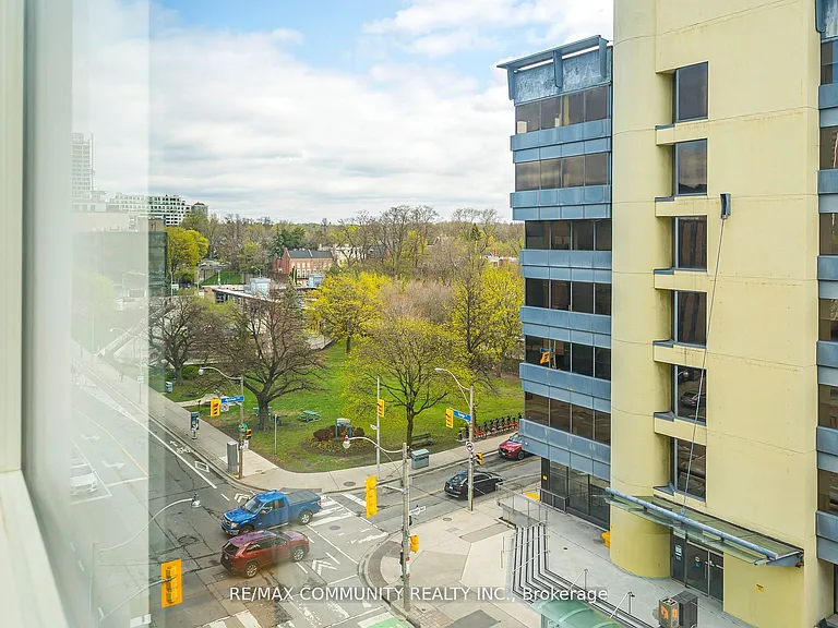 980 Yonge St #513 — Photo 34