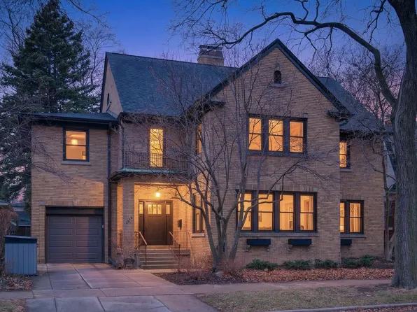 2440 Asbury Ave, Evanston, IL 60201