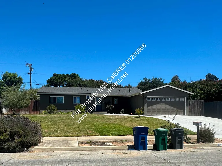 4558 Eileen Ln — Photo 1