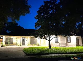 213 Paisano Dr, Victoria, TX 77904