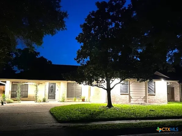 213 Paisano Dr, Victoria, TX 77904