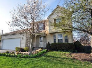 913 Horseshoe Ct, Carol Stream, IL 60188