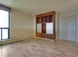 7030 Coach Hill Rd SW, Calgary, AB T3H1E4