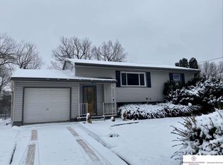 223 Wendover Dr, Council Bluffs, IA 51503