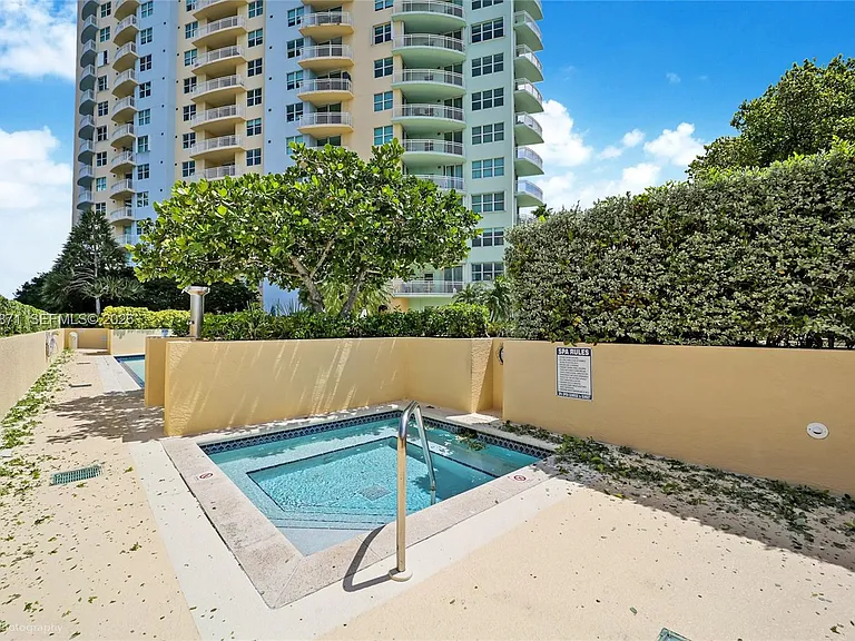 2475 Brickell Ave #1107 — Photo 14