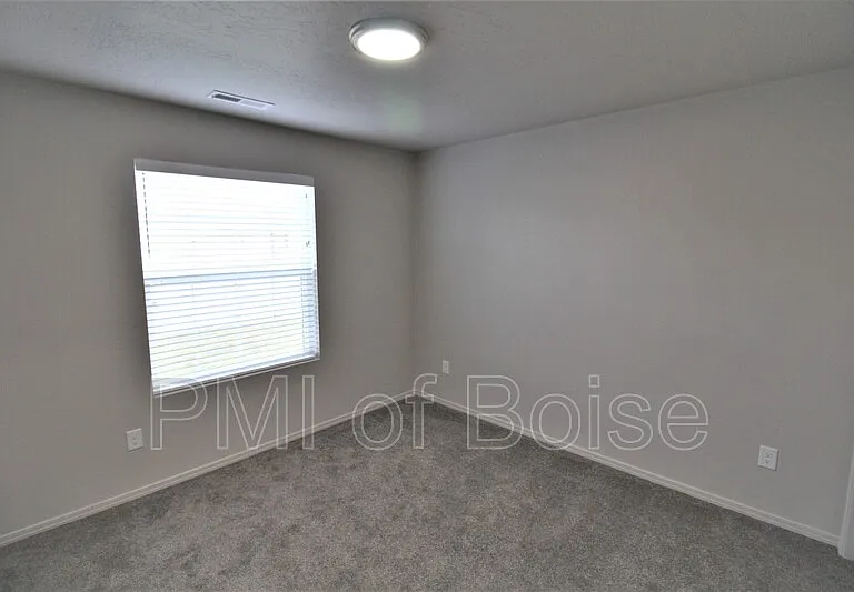 19571 Newhall Pl — Photo 8