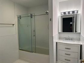 8905-8913 Riverside Pl, North Bergen, NJ