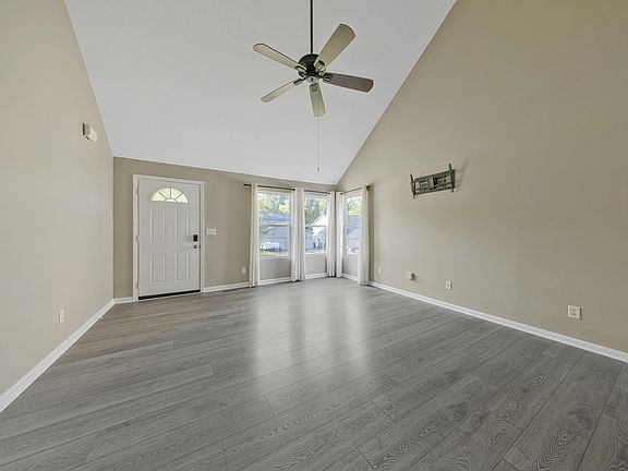 3rd image of 7990 Alexandra Ln