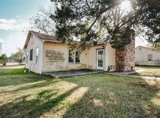 2411 Mumphord St, Victoria, TX 77901