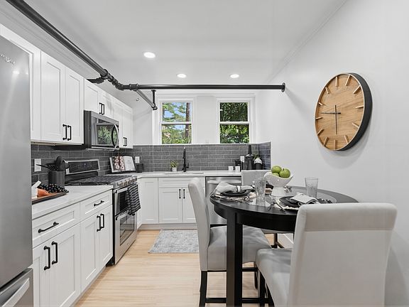 5th image of 52 Garden St APT B2