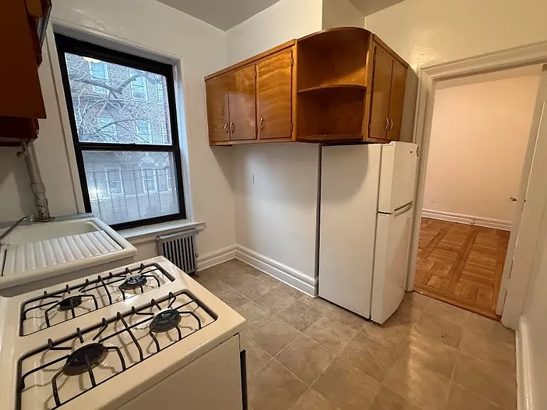 214 E Mosholu Pkwy S #3A — Photo 7