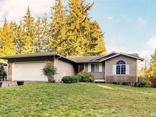 2943 S East Camano Dr, Camano Island, WA 98282