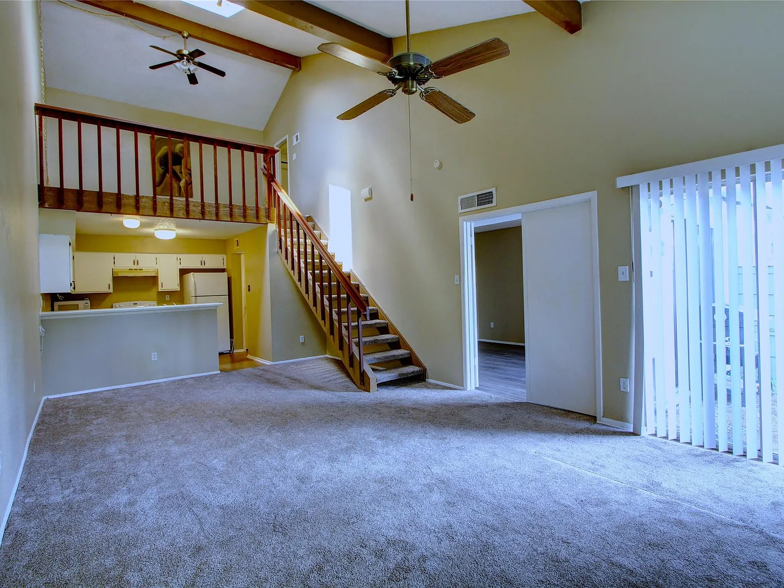 2 bed, 1.0 bath, 1000 sqft, $1,275 — Photo 3