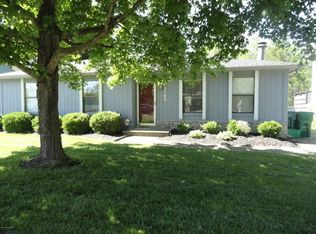 5703 Wooded Lake Dr, Louisville, KY 40299