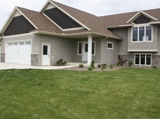 218 Edgewood Dr, Glencoe, MN 55336