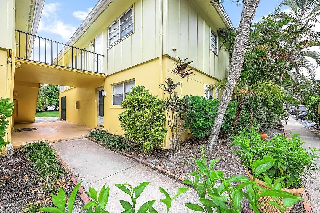 2 bed, 1160 sqft, $2,595 — Photo 1