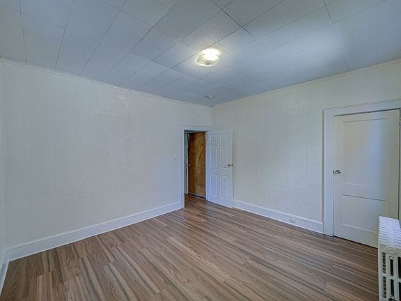 5th image of 706 Chestnut St #2R