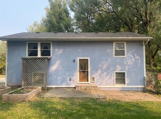 301 1/2 Walnut St, Wamego, KS 66547