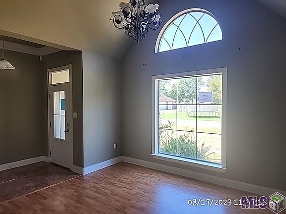 3rd image of 29454 White Oak St