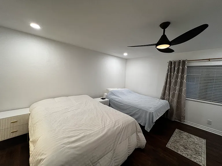 7825 Seaglen Dr — Photo 25