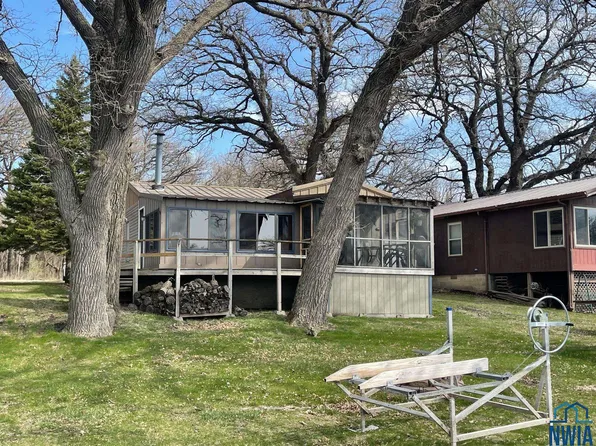 10239 237th Ave, Spirit Lake, IA 51360