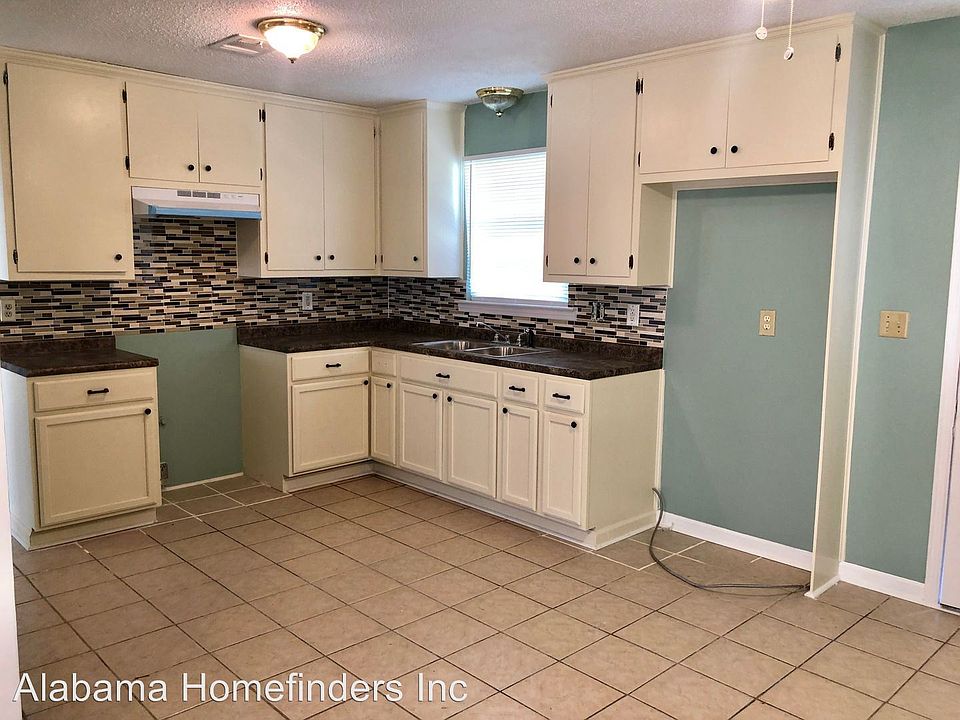 2nd image of 2937 Moorcroft Dr