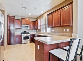 104 Barnhill Dr, Folsom, CA 95630