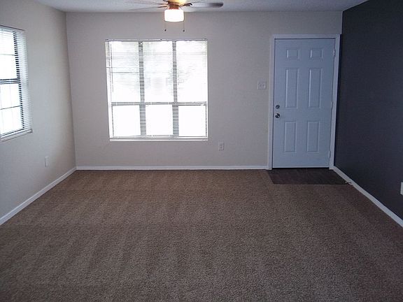 5th image of 202 Cotton St