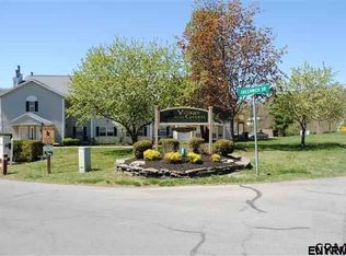 902 Greenwich Dr, Albany, NY 12203