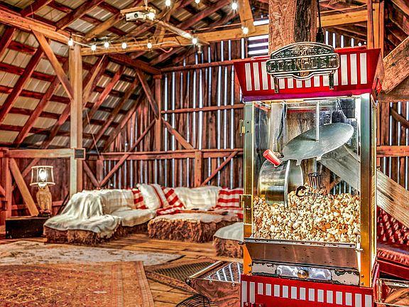 3rd image of 60753 Curry Rd