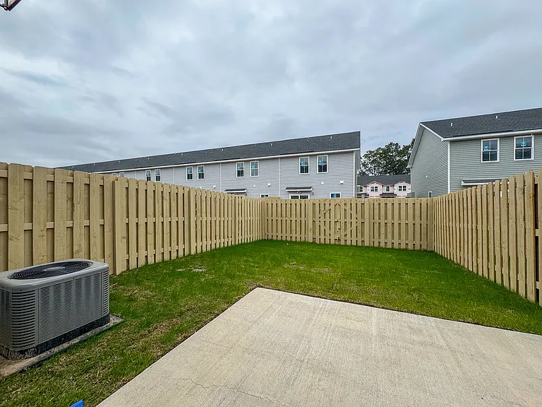 Heritage Pointe Townhomes — Photo 6
