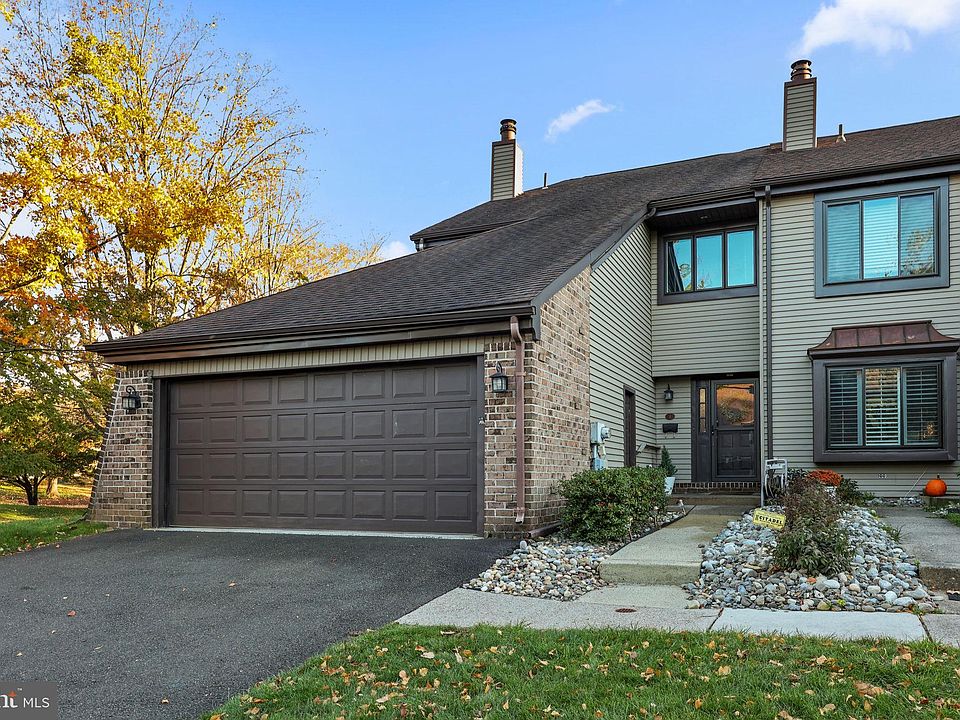 1st image of 1 Farmington Pl