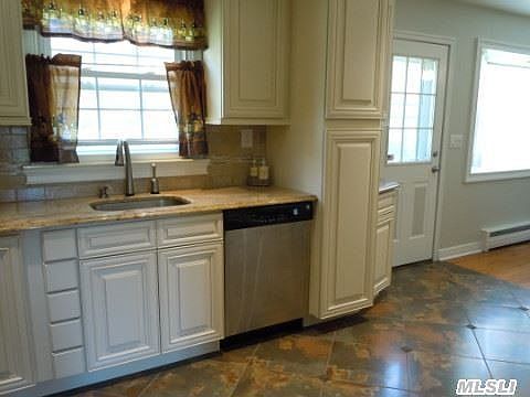 4th image of 33 Shinnecock Ln